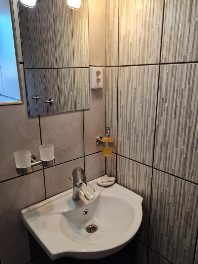 גיולה Anna Bella Apartman מראה חיצוני תמונה